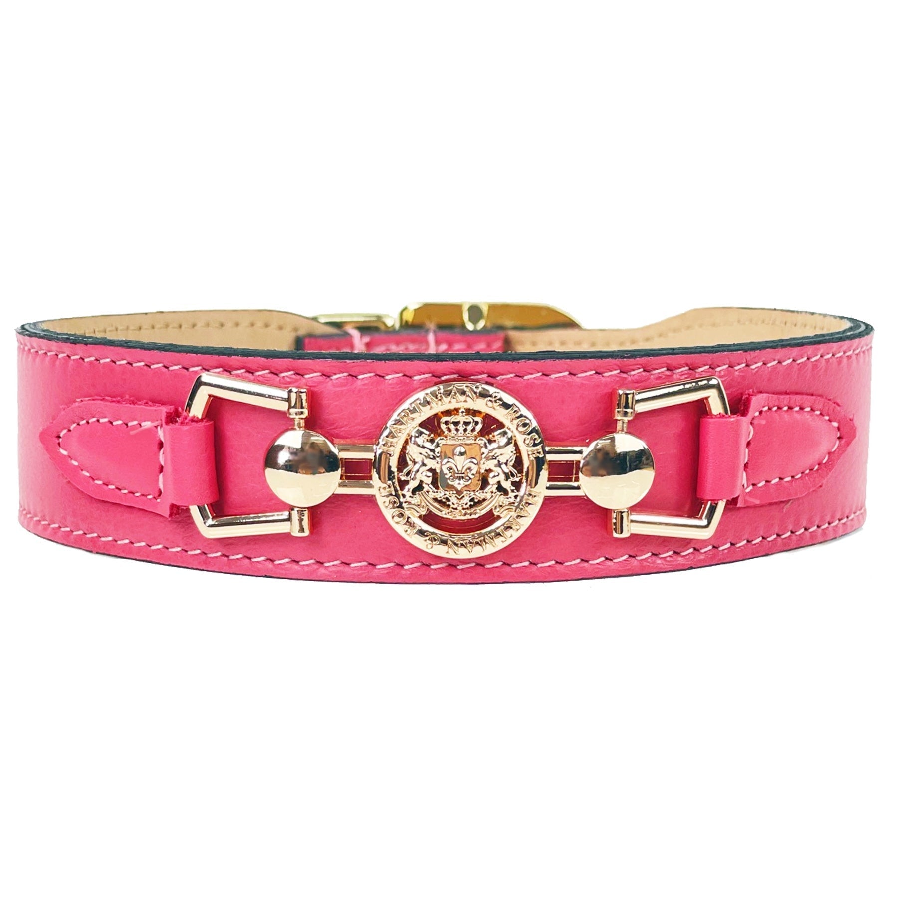 Розкішний нашийник Hartman & Rose Dynasty у відтінку Petal Pink із золотою фурнітурою та фірмовим емблемним медальйоном — преміальна італійська шкіра, ручна робота, елегантний дизайн для стильних собак